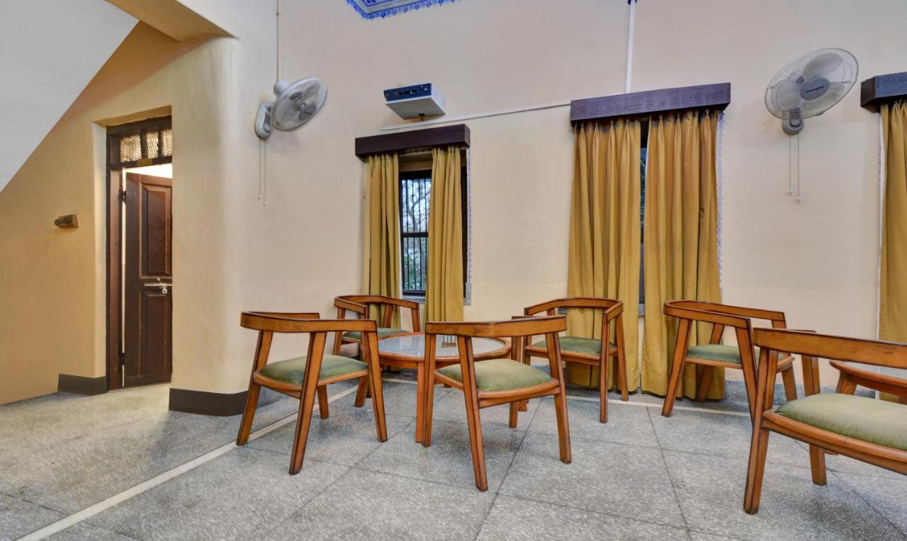 Treebo The Regal House, Near Fateh Sagar Lake Udaipur Esterno foto